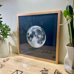 Fase Lunar: Una Memoria Grabada en Vidrio