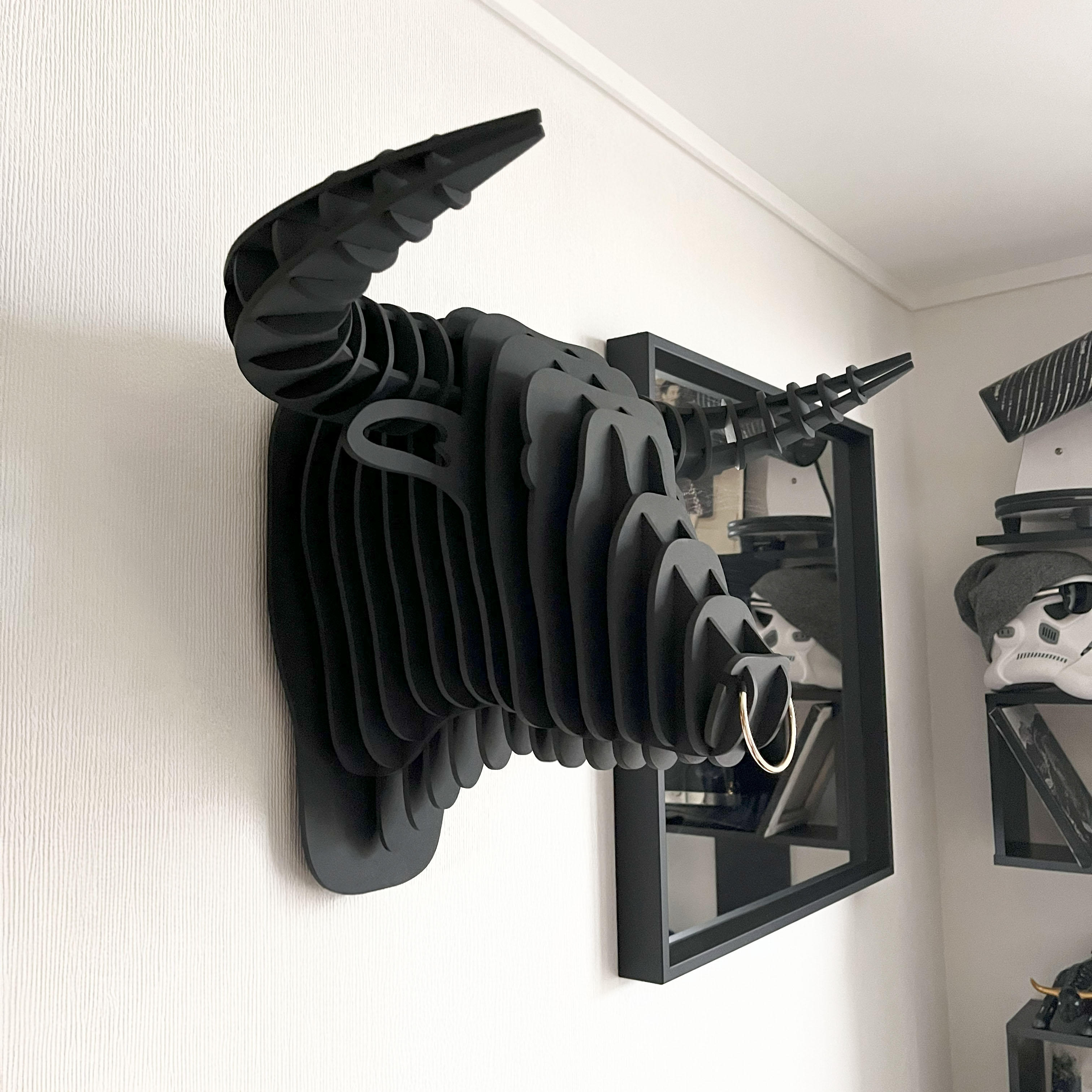 Toro Guardián: Una Escultura que Respira Poder
